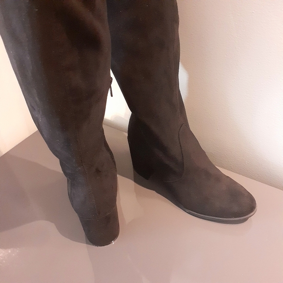 Wide Calf/Wide Width Over-The-Knee Black Boots - Picture 11 of 12